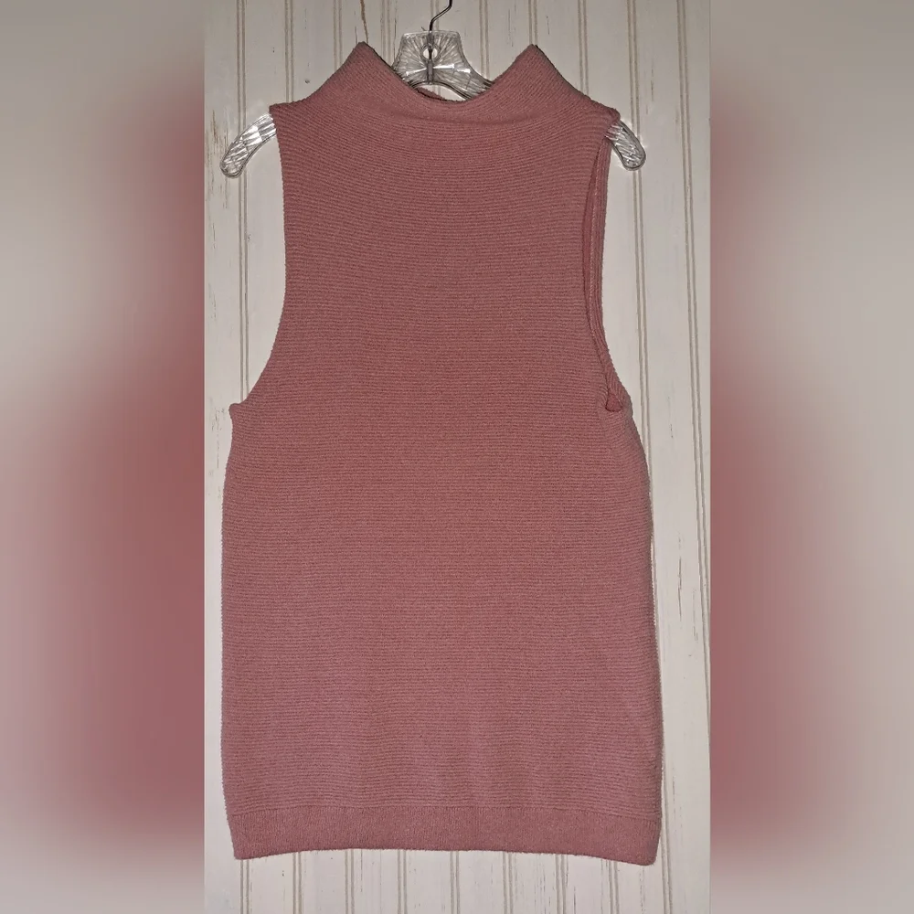 Ladies Free People Sleeveless Turtleneck Tunic Sweater Small Deep Underarm